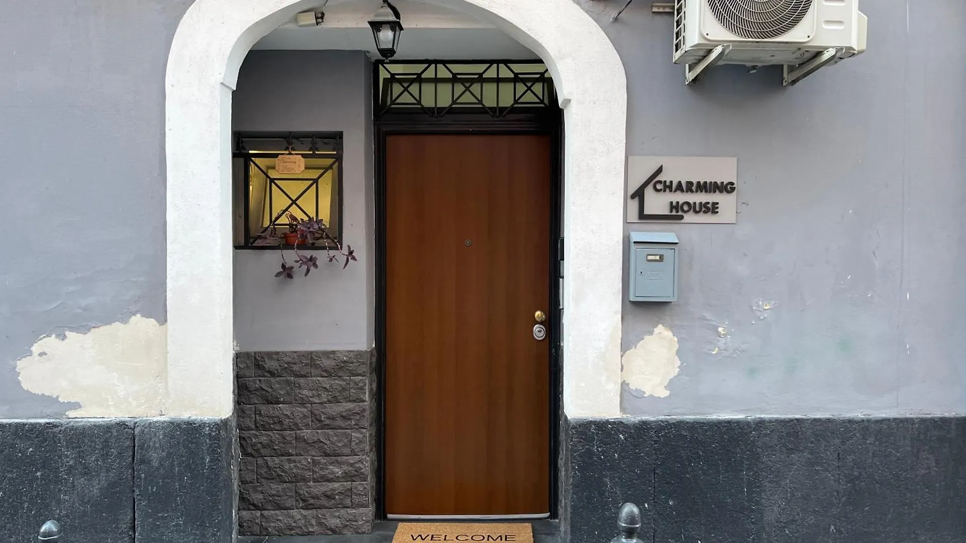 Villa Charming House Aeroporto di Catania Fontana Rossa